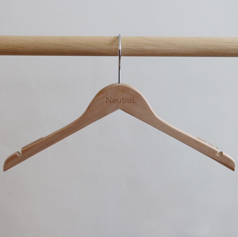Neutral | Hanger